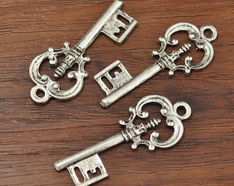 Vintage Key Charm,Key Pendant,Antique Silver Tone 40x17mm -A0299