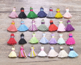 mini 15mm coloré de coton pompons 20pcs, anneau, pompon porte-clé, bijoux Boucles d’oreilles petits pompons de saut 0,6 '' petit gland d’or