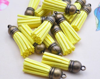 Nappe, 25pcs giallo camoscio cuoio nappe, nappine frangia, ecopelle nappa con pendenti di Cap bronzo antico - 38x10mm
