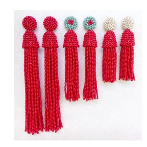 Pendientes de borlas de cuentas rojas estilo Oscar de La Renta. Pendientes largos de cuentas de semillas de color turquesa plateado. Pendientes Charlotte hechos a mano.