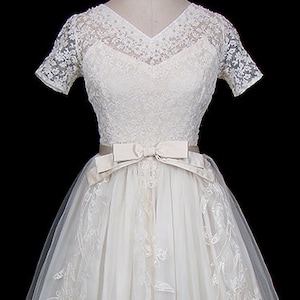 1950s embroidered mixed lace formal or wedding dress, pearl beads, tulle, silk satin bow waist, big skirt, New Look silhouette, ivory