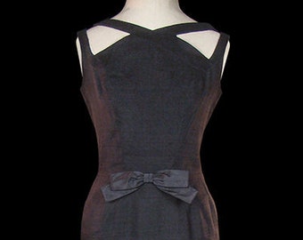 Luis Estévez little black linen & silk taffeta dress, vintage couture LBD, noir gothic bombshell, pencil skirt, mermaid trumpet hem, Estevez