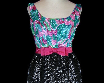 Feestjurk jaren 50 pailletten, vintage zwart roze groen blauwe avondcocktail, zijden taft strik taille, ronde hals, bombshell jurk met lage rug