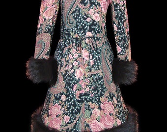 Yves Saint Laurent Kleid, Vintage Paisley Challis mit Fuchspelzbesatz, Boho russischen Stil Couture Tag Büro oder Abend