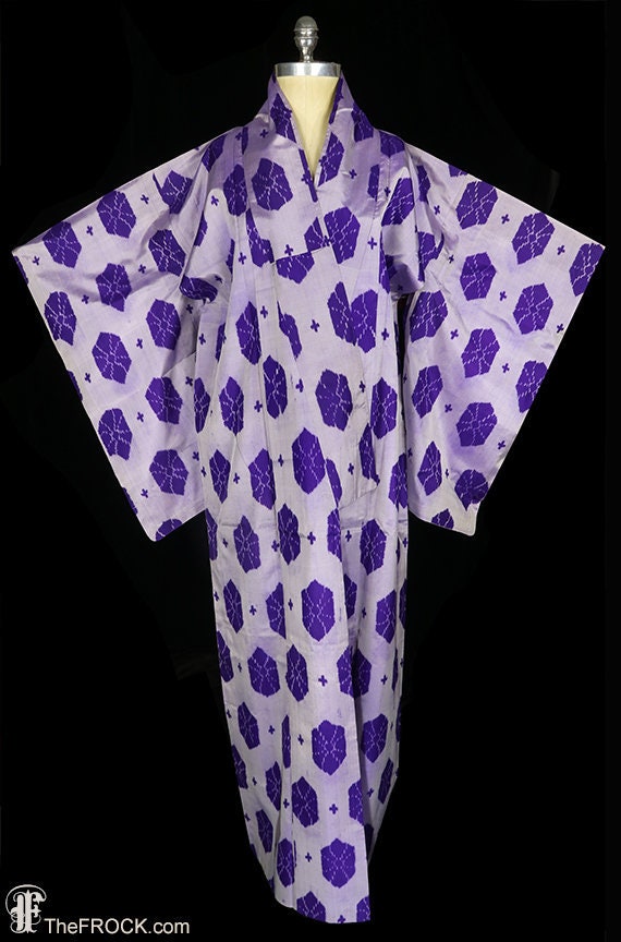 Crisp silk kimono, robe or coat or dressing gown,… - image 2