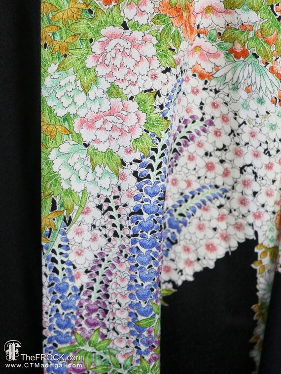 Silk kimono, robe or coat or dressing gown, vinta… - image 3