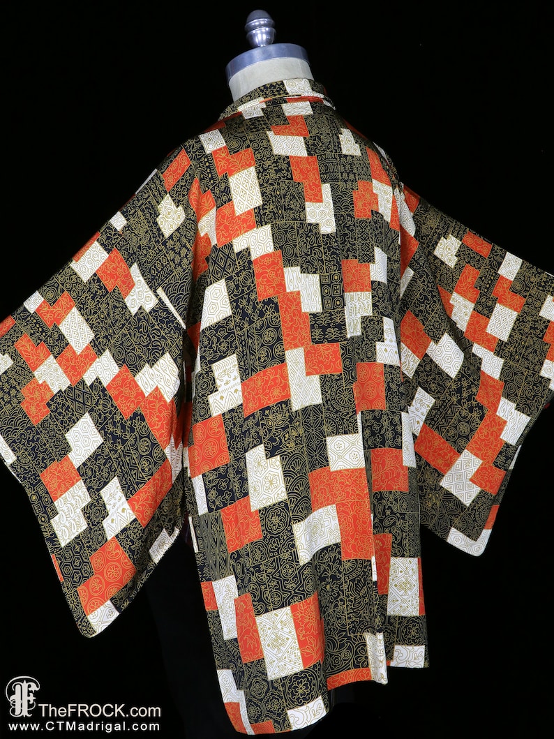 Old silk haori kimono, robe or jacket or dressing gown, vintage orange gold cubist cubism patchwork Gustav Klimt style pattern, short image 5