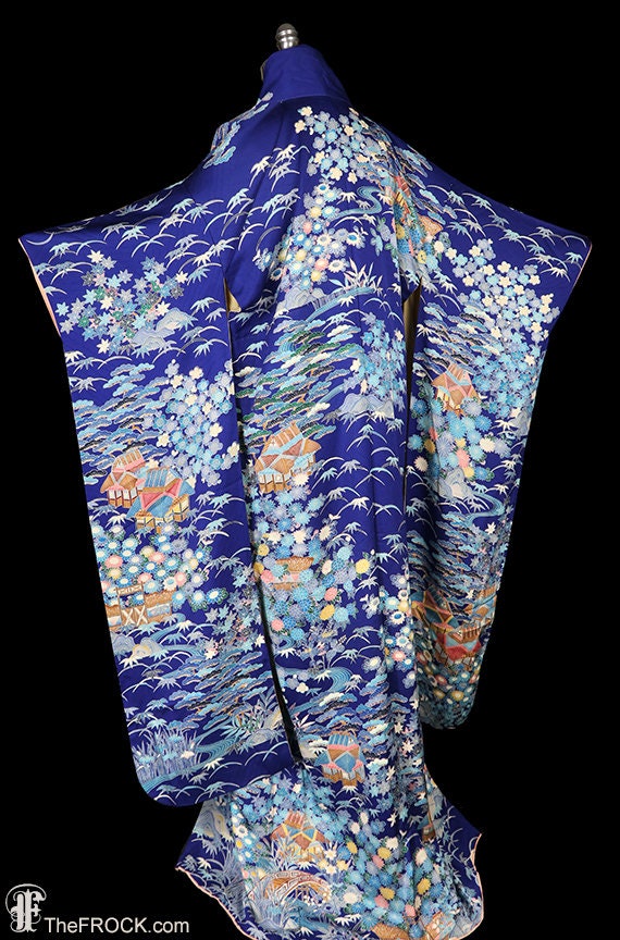 Vintage silk kimono, robe or coat or dressing gow… - image 6