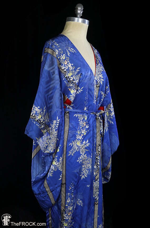 Robe style antique hotsell