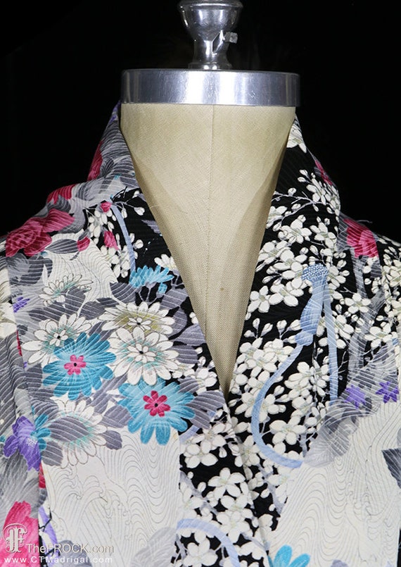 Vintage silk furisode kimono, robe or coat or dre… - image 4