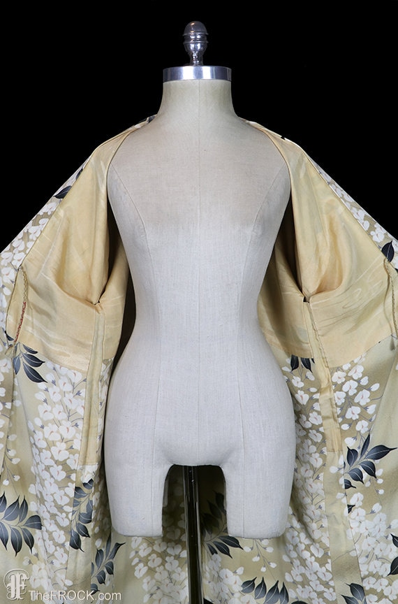 Old silk haori kimono, robe jacket dressing gown,… - image 8