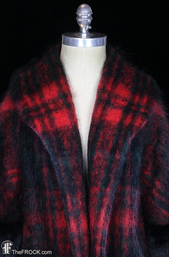 Lilli Ann fur trimmed plaid mohair coat, huge cuf… - image 3