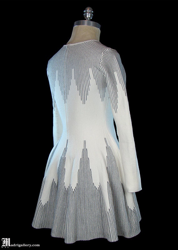 ワンピース ALAIA EGG SHIRT DRESS BLANC Alaïa Shirt Dresses for Women | Lyst
