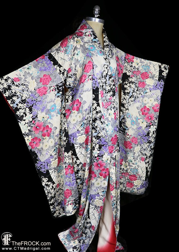 Vintage silk furisode kimono, robe or coat or dre… - image 6