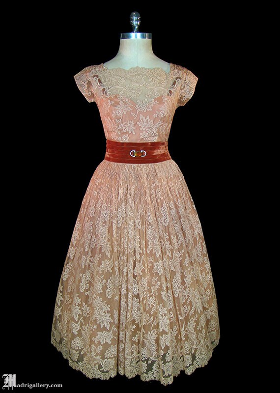 1940s / 1950s lace dress, amber velvet trimmed, am