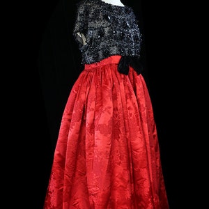 Balenciaga red silk gown, heavily beaded dress, red black couture evening, floor length maxi short cap sleeves, velvet satin damask taffeta image 4