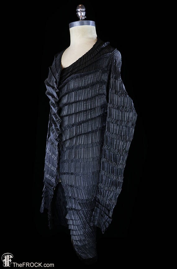 Issey Miyake coat, black, avant garde pleated jac… - image 3