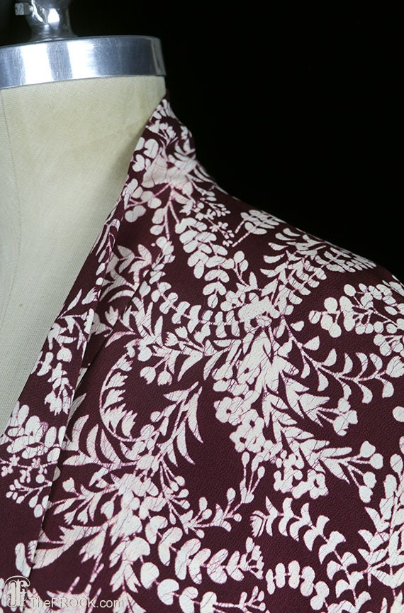 Old silk haori kimono, robe or jacket or dressing… - image 4