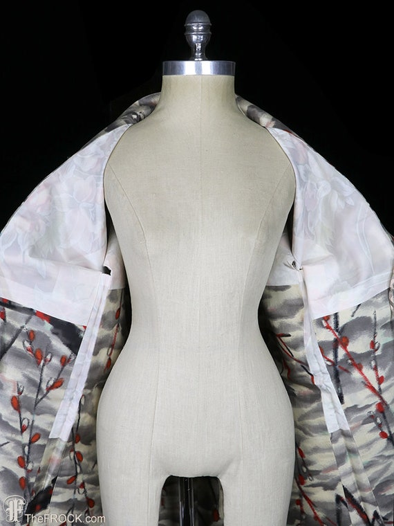 Old silk haori kimono, robe or jacket or dressing… - image 6