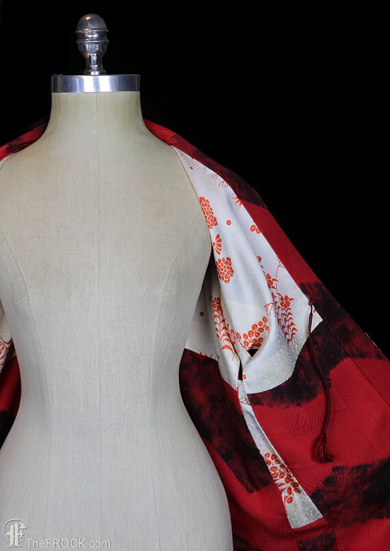 Old silk haori kimono, robe or jacket or dressing… - image 7