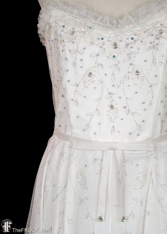 1930s wedding dress, ruffled net tulle heavily be… - image 3