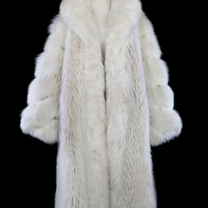 Oscar de la Renta fox coat long fur winter jacket ivory off white beige designer couture ODLR warm snow princess, not Tibetan Mongolian lamb