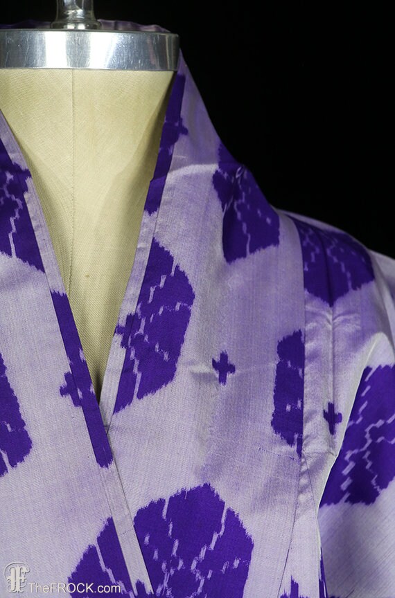 Crisp silk kimono, robe or coat or dressing gown,… - image 3