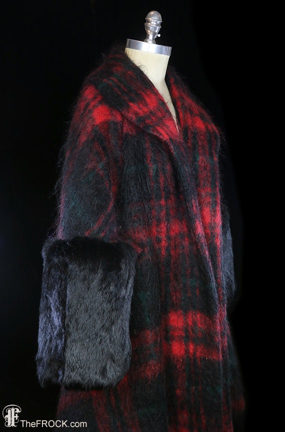 Lilli Ann fur trimmed plaid mohair coat, huge cuf… - image 5