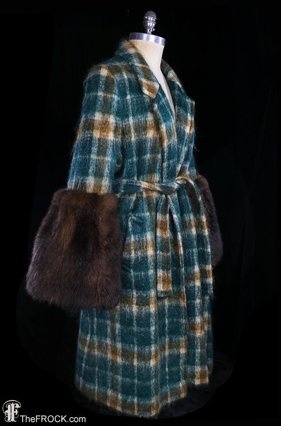 Lilli Ann fur trimmed plaid mohair coat, huge cuf… - image 4