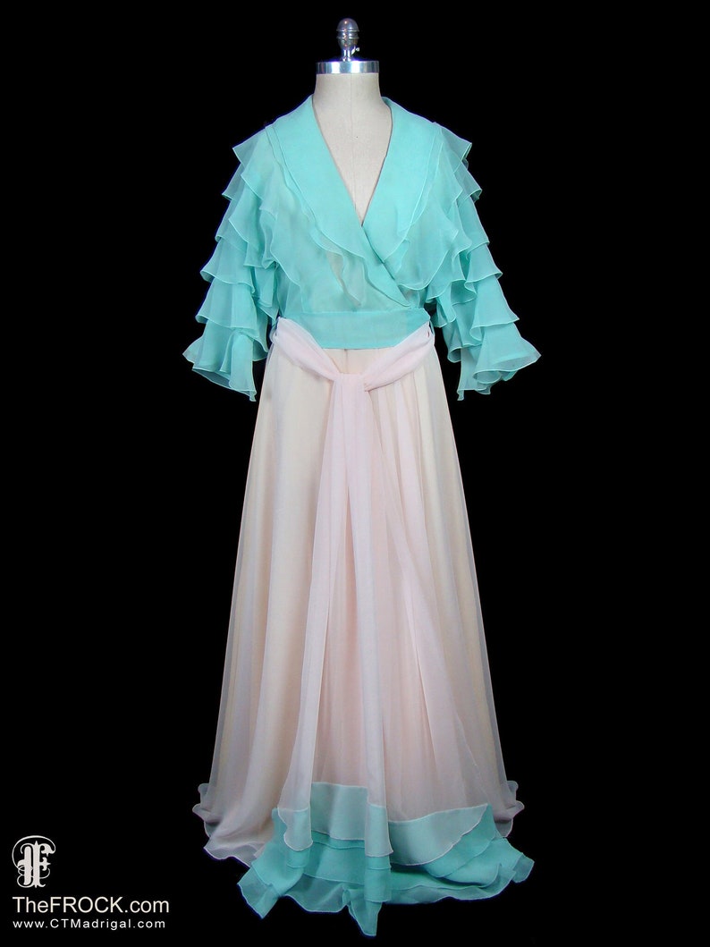 Chiffon Dressing Gown 1950s 60s Near Antique Robe Old Hollywood Robins ...