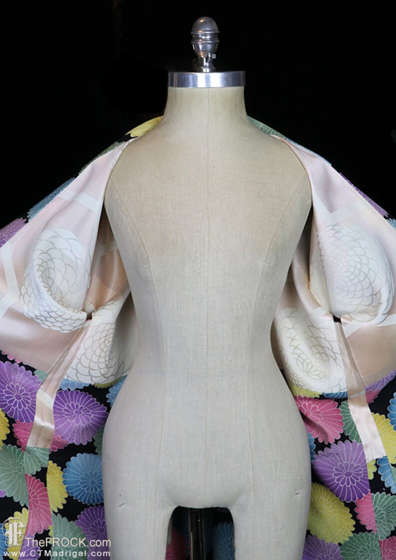 Vintage silk kimono, robe jacket dressing gown, haori, floral flowers patterned coat short op art bright color black pink blue yellow image 7