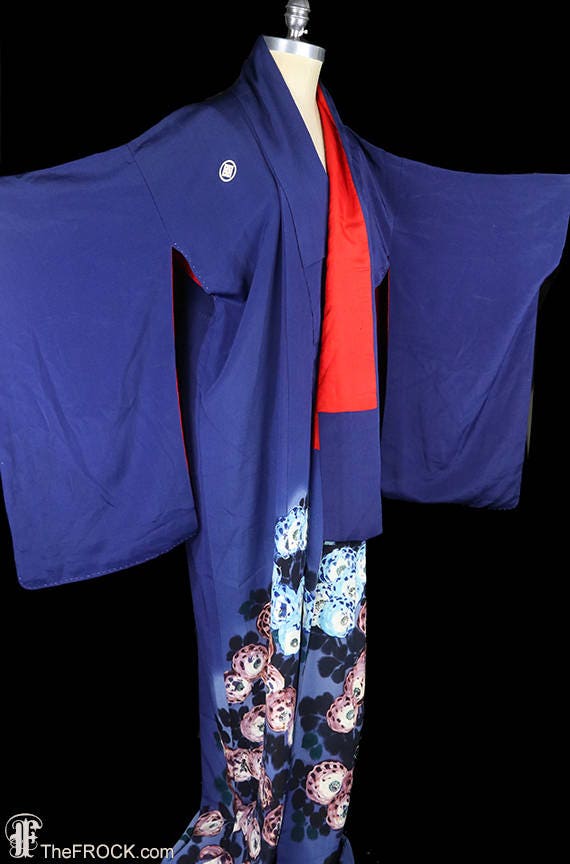 Vintage silk kimono, robe or coat or dressing gow… - image 5