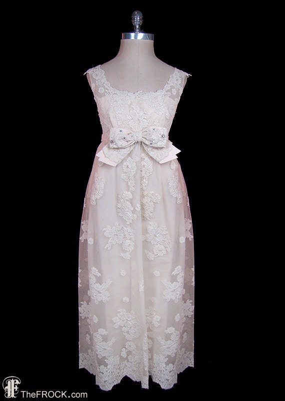 Lace wedding dress, 1950s /1960s tea length, sleev