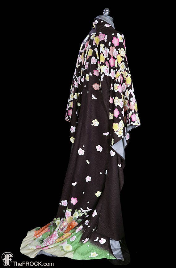 Vintage silk kimono, robe or coat or dressing gow… - image 3
