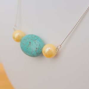Echte Magnesit und Muschel Perlen Halskette, Fett und Chunky, Türkis Farbe Halskette, Statement Schmuck, Geschenk der Frau