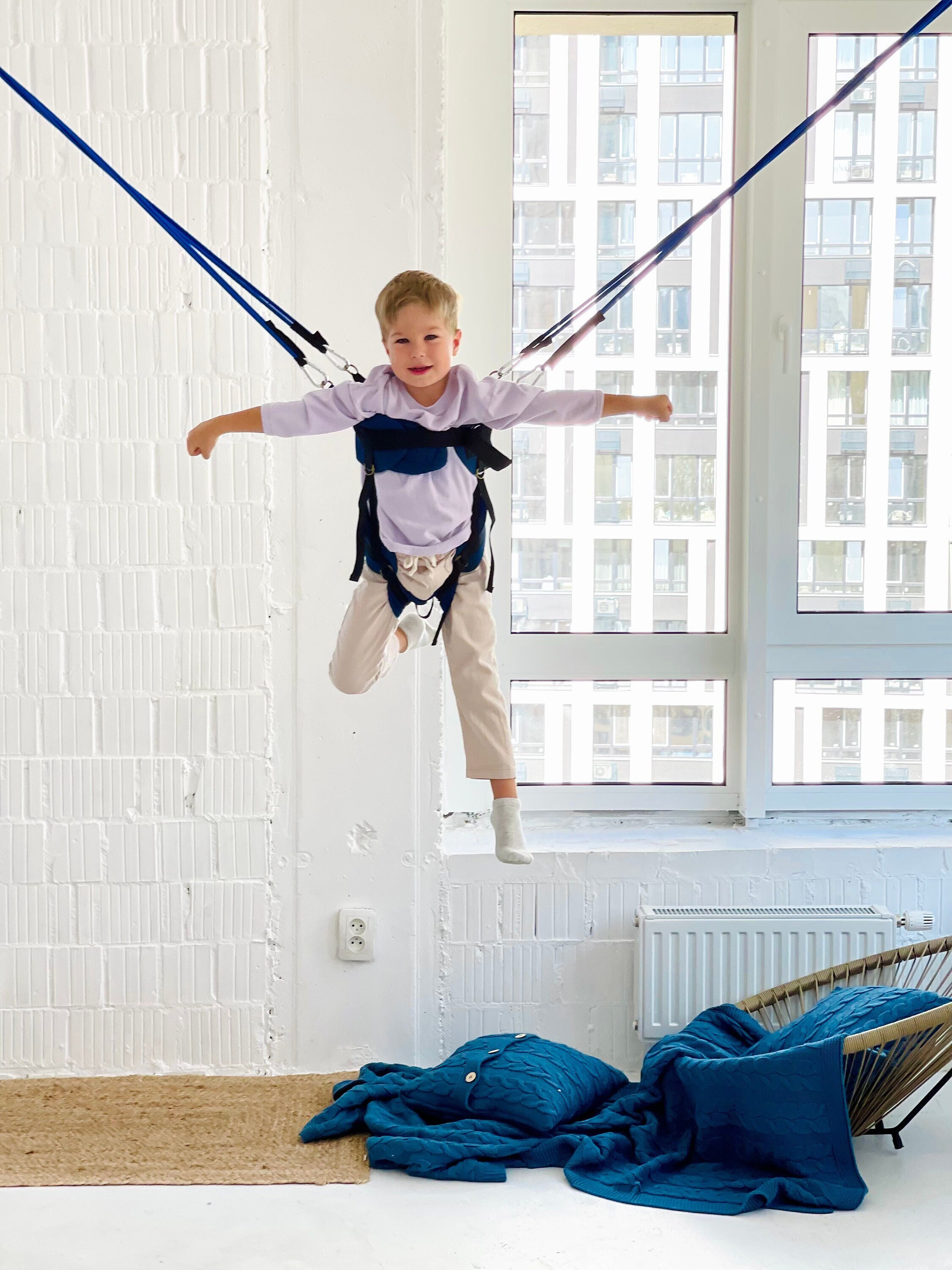 Bungee Jumping and Trapeze for Kids, Outdoor and Indoor Swing