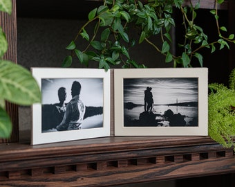 Matted linen photo display with magnetic closure for 6x4" photos, picture display