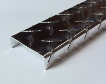 Offset 3003 UAAC Aluminum Diamond Plate Angle .062 x 1 x 3 x 48 in