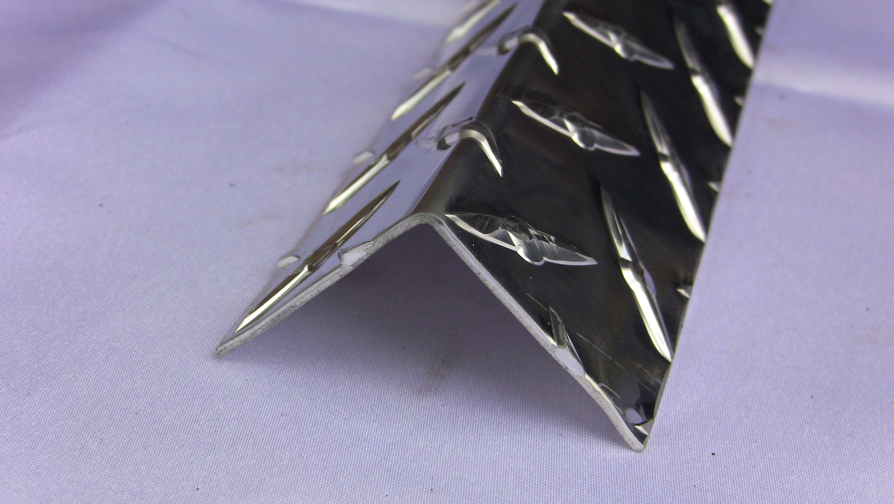 Offset 3003 UAAC Aluminum Diamond Plate Angle .062 x 1.5 x 5.5 x 48 in