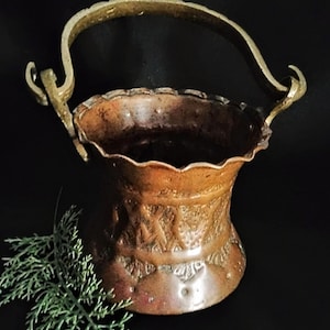 Antique Middle Eastern Copper Cauldron, Hammered, Stamp-Embossed Solid Copper With Brass Handle Cauldron, Planter, Halloween Decor, Rustic
