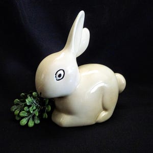 Vintage Ceramic Rabbit, Creamy White Ceramic Rabbit, Cottage Decor, Country Farmhouse Decor, Shabby Chic