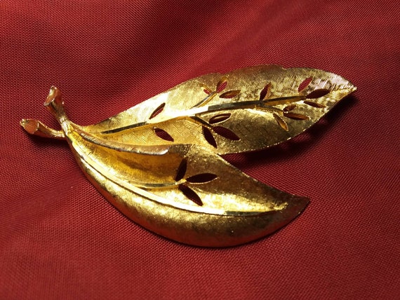 Vintage BSK Gold-tone Double Leaf Brooch - image 1