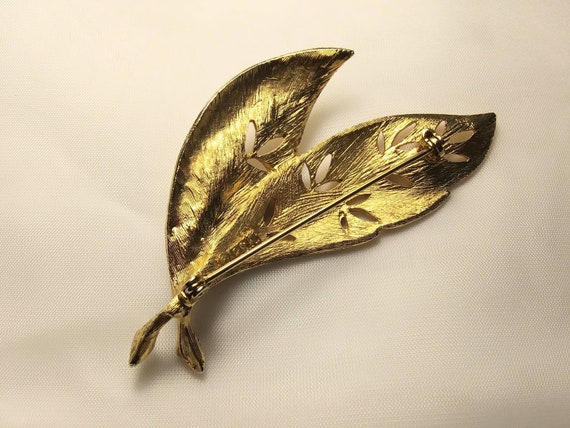 Vintage BSK Gold-tone Double Leaf Brooch - image 6