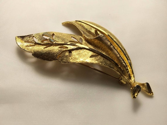 Vintage BSK Gold-tone Double Leaf Brooch - image 8