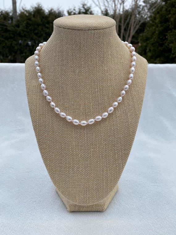 薄い黄色がかったパールのネックレス留め具が14k 薄い黄色がかったパール