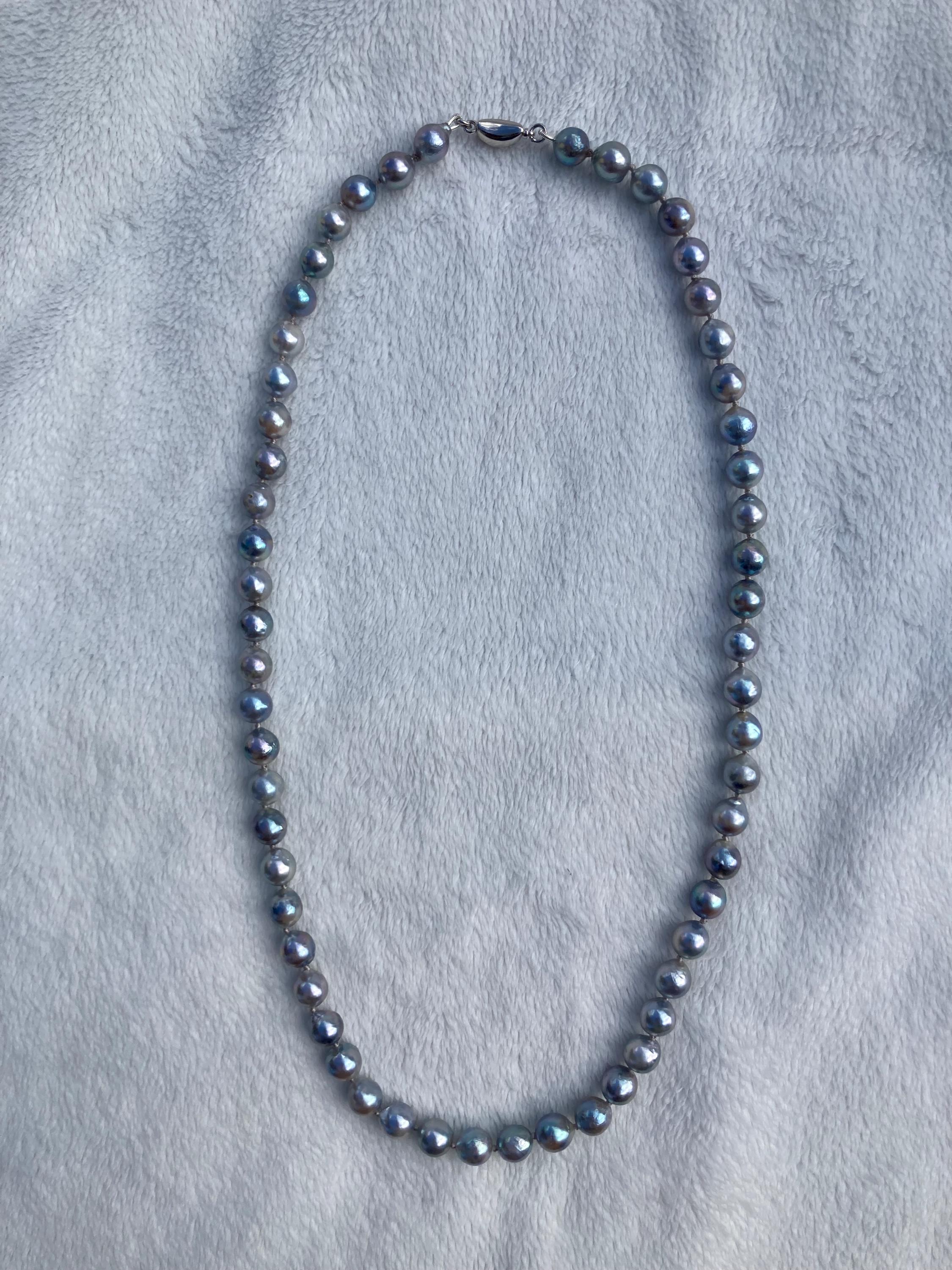 Collana di perle barocche Akoya da 7 mm-8 mm, colore grigio blu argentato brillante, multicolore, lucentezza molto elevata - Italia Collana di perle barocche Akoya da 7 mm-8 mm, colore grigio blu argentato brillante, multicolore, lucentezza molto elevata - Italia