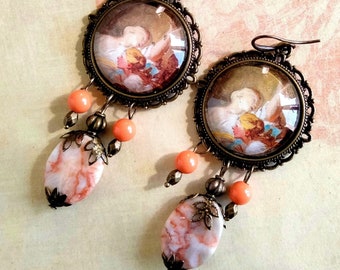 Boucles d'oreille baroques "Rococo" , tableau Fragonard 18ème siècle , mythologie , Albâtre veiné italien, verre de Bohême corail , bronze