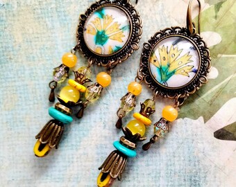 Boucles d'oreille bohèmes "IZNIK"céramique ottomane fleurs jaunes 18 ème  ,métal bronze , verre de Bohême camaïeu  jaune  , Howlite