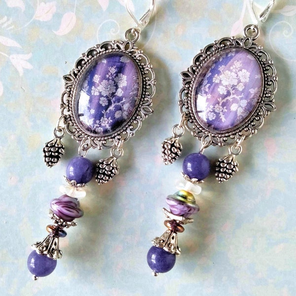 Boucles d'oreille baroques "Parme" soierie robe de cour mauve 18ème , verre de Bohême violet , Jade mauve , métal  argenté