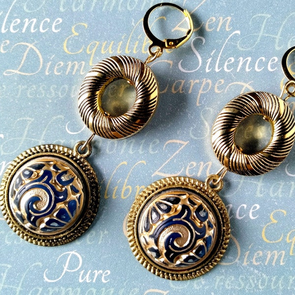 Boucles d'oreille victoriennes"Vermeil" cabochons bleu et or rétro, connecteurs vintage ouvragés dorés, métal doré
